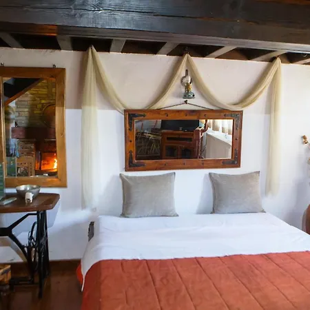 Oikoperiigitis Hotel 3*