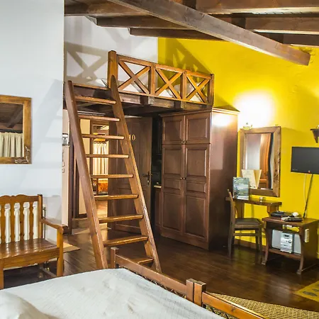 Oikoperiigitis Hotel