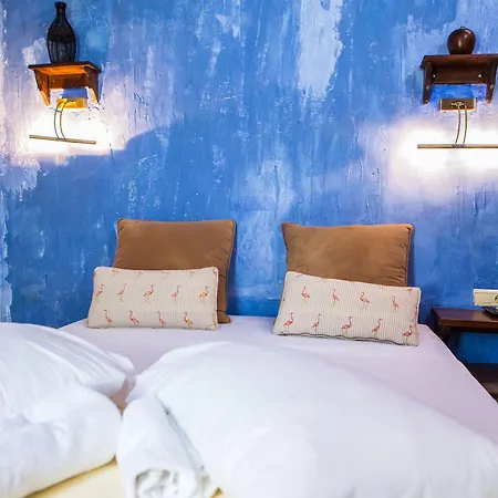 Oikoperiigitis Hotel