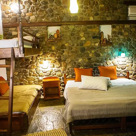 Oikoperiigitis 3* Kerkíni