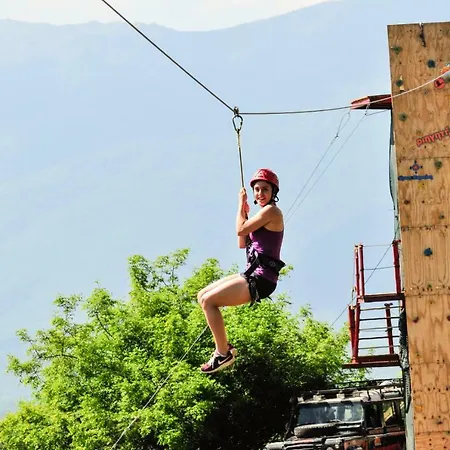 Oikoperiigitis Hotel Kerkíni