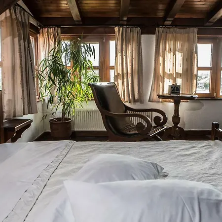 Oikoperiigitis Hotel 3*