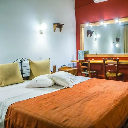 Oikoperiigitis Hotel