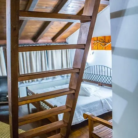 Oikoperiigitis 3* Kerkini