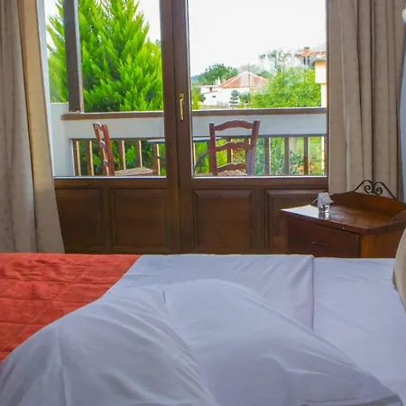 Oikoperiigitis 3* Kerkíni