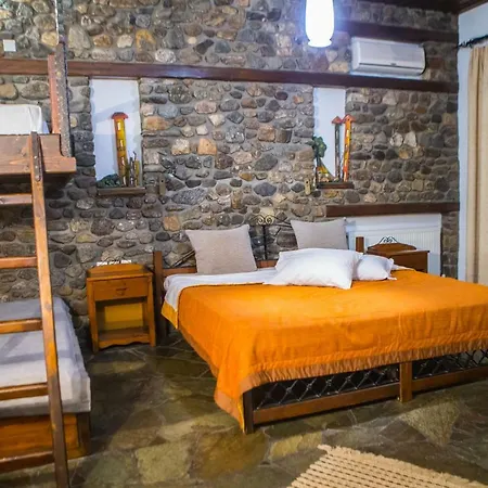 Oikoperiigitis Hotel 3*