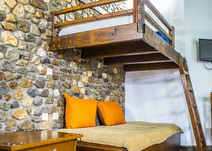 Oikoperiigitis Hotel 3*