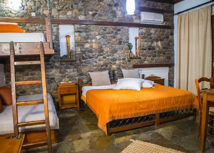 Oikoperiigitis Hotel 3*